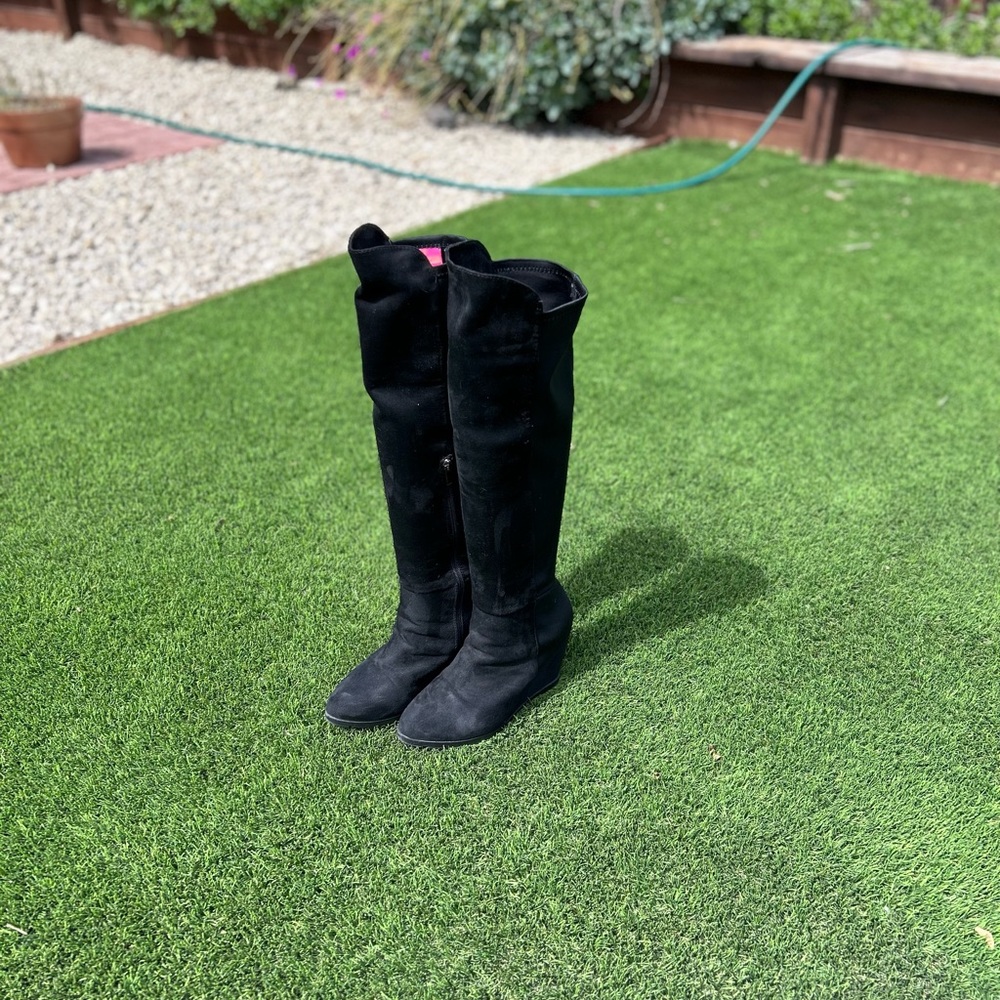 Size 9 Black Wedge Catherine Malandrino Knee-High Boots - Picture 8 of 8